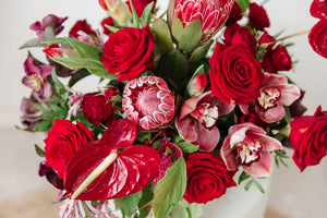 Custom Valentine's Vase Arrangement 𝘧𝘳𝘰𝘮:
